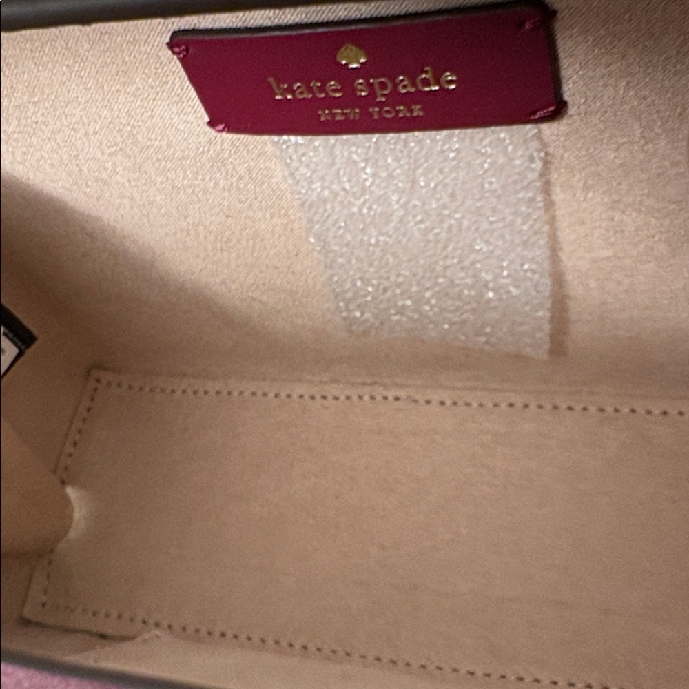 Kate Spade Wrapping Party Gift Box Crossbody - Picture 7 of 7